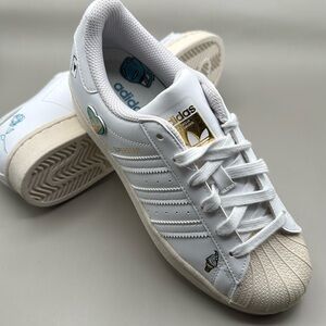 NWT! Adidas Superstar J Sneakers W6.5/Y5 White, Off White 🍦